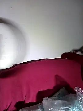 sluttylaura21 online show from 8, 2, 2026