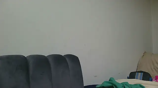 sluttylaura21 online show from 3, 5, 2026