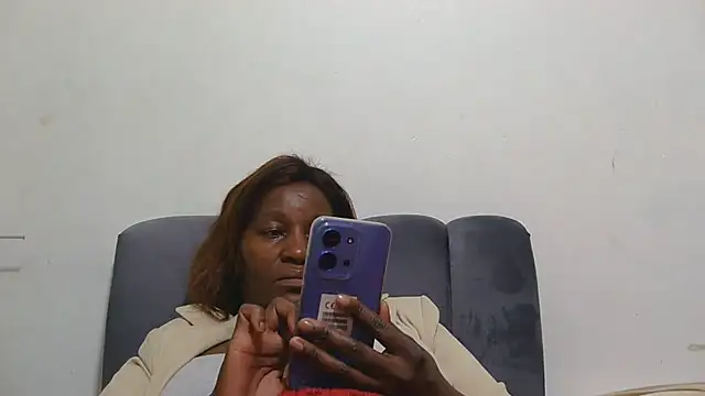 Snapshot of sluttylaura21 chatting on 25, 6, 2026 sluttylaura21 online show from 25, 6, 2026