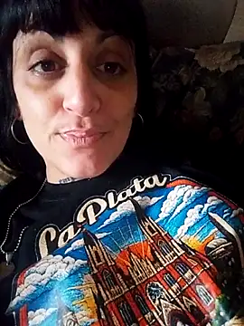 Snapshot of estefyzapata chatting on 6, 5, 2026 estefyzapata online show from 6, 5, 2026