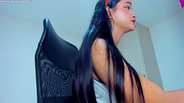 monica little23 online show from 3, 5, 2026