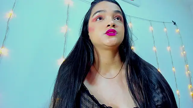 monica little23 online show from 25, 6, 2026