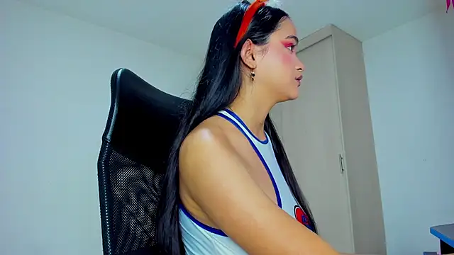 monica little23 online show from 28, 6, 2026