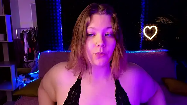 DjennaPalme online show from 13, 10, 2025