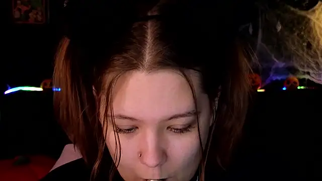 DjennaPalme online show from 1, 11, 2025