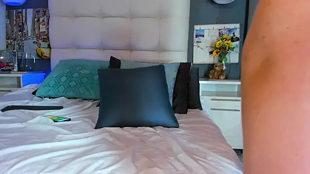 cinthya walker1 online show from 12, 2, 2025