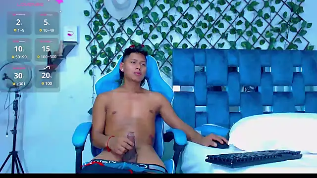 Hakim prettynigg online show from 6, 12, 2024