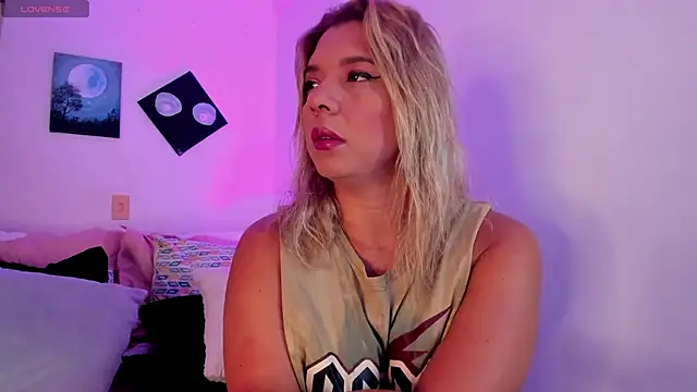 Snapshot of Gaia_Stone chatting on 5, 12, 2025 Gaia Stone online show from 5, 12, 2025