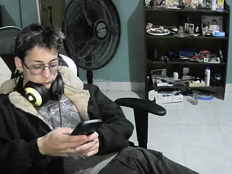 Snapshot of Jughead_16 chatting on 6, 11, 2025 Jughead 16 online show from 6, 11, 2025