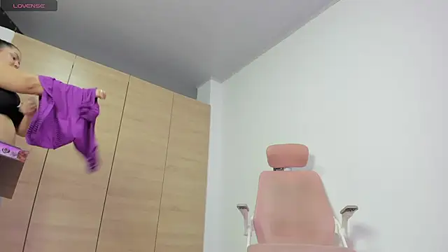 Snapshot of ibeth_diaz chatting on 8, 11, 2025 ibeth diaz online show from 8, 11, 2025