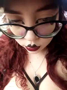alicce moon  online show from 4, 5, 2026