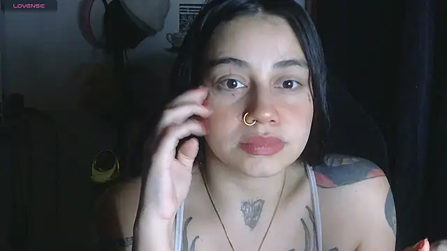 Snapshot of val_bardot chatting on 7, 7, 2026 val bardot online show from 7, 7, 2026