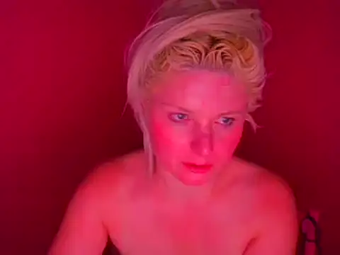 Snapshot of qvncrazy chatting on 3, 1, 2025 qvncrazy online show from 3, 1, 2025