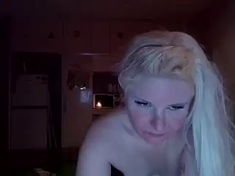 Snapshot of qvncrazy chatting on 20, 2, 2025 qvncrazy online show from 20, 2, 2025