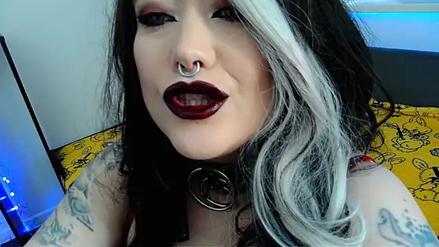 wickedxqueen online show from 22, 4, 2026