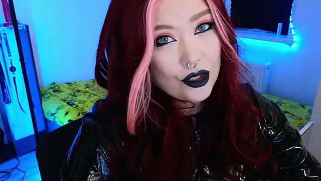 wickedxqueen online show from 10, 5, 2026