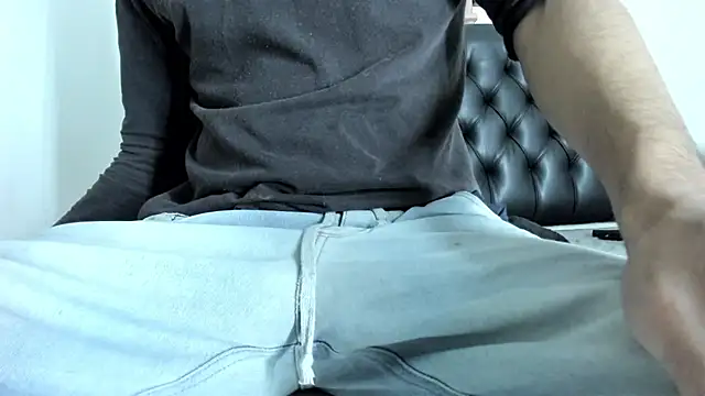 JohanyLatino online show from 5, 2, 2025