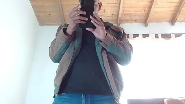 JohanyLatino online show from 28, 6, 2026