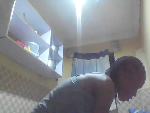 Smillie prety online show from 2, 11, 2025