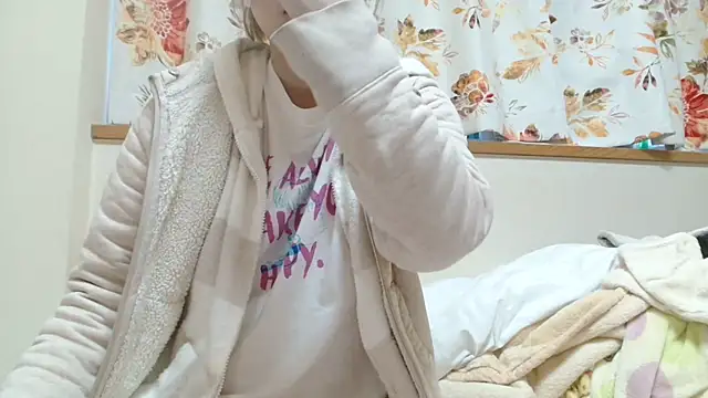 Snapshot of liliyRiSAcha-n chatting on 19, 12, 2024 liliyRiSAcha-n online show from 19, 12, 2024