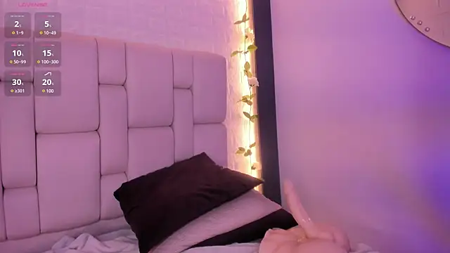 Snapshot of emma_woods_ chatting on 19, 12, 2024 emma woods online show from 19, 12, 2024