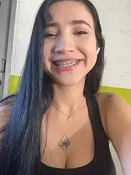 Snapshot of emma_woods_ chatting on 6, 1, 2025 emma woods online show from 6, 1, 2025