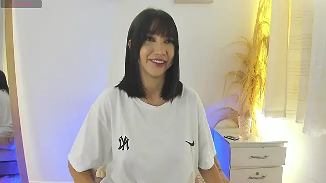 Snapshot of emma_woods_ chatting on 3, 2, 2026 emma woods online show from 3, 2, 2026