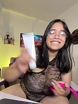 tati reyess online show from 25, 10, 2025