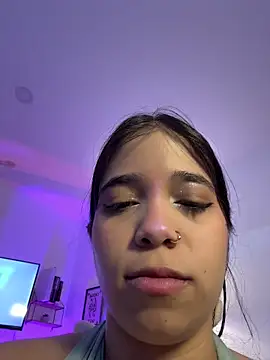 Snapshot of tati_reyess chatting on 18, 5, 2026 tati reyess online show from 18, 5, 2026