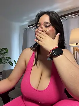 tati reyess online show from 6, 7, 2026