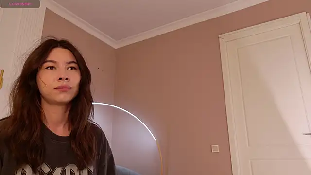 Marie Diaze online show from 3, 5, 2026