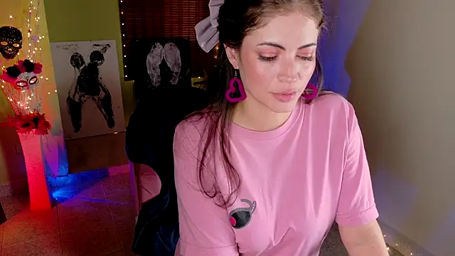 Snapshot of Emma__Blanco chatting on 21, 10, 2025 Emma  Blanco online show from 21, 10, 2025