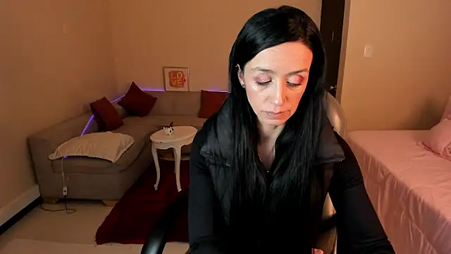 Kristen Garner online show from 6, 7, 2026