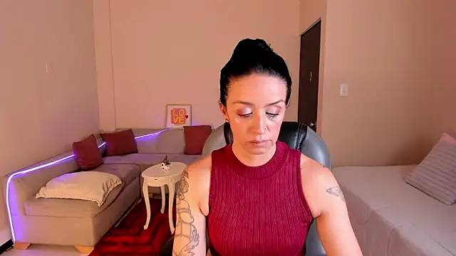 Kristen Garner online show from 25, 7, 2026