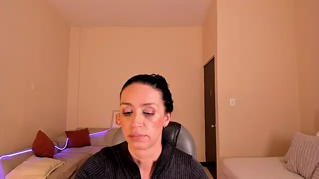 Kristen Garner online show from 30, 7, 2026