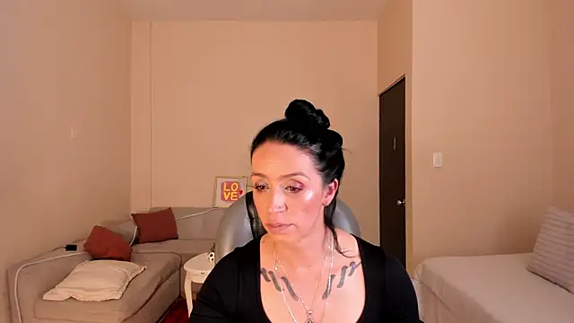 Kristen Garner online show from 31, 7, 2026