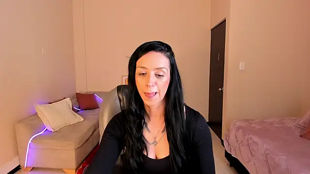 Kristen Garner online show from 5, 8, 2026