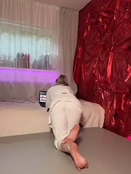 Dina-Light online show from 24, 2, 2026