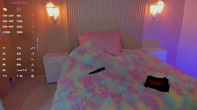 EmilyEvans7 online show from 9, 10, 2025