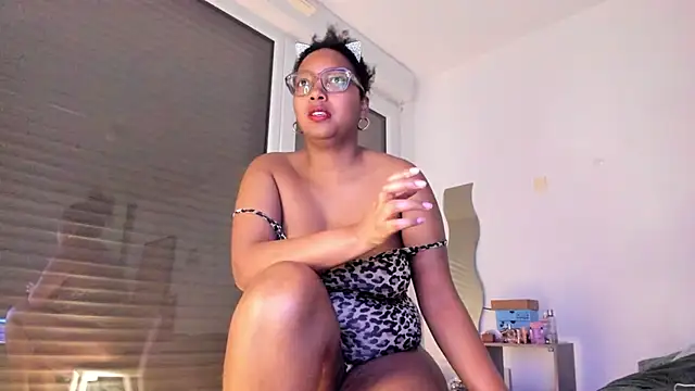 Snapshot of lissajoness chatting on 2, 2, 2026 lissajoness online show from 2, 2, 2026