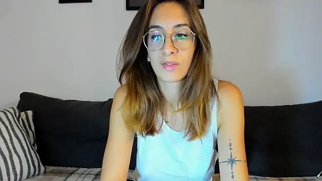 Snapshot of DesireMore90 chatting on 5, 11, 2025 DesireMore90 online show from 5, 11, 2025