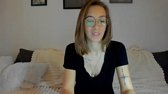 Snapshot of DesireMore90 chatting on 16, 1, 2026 DesireMore90 online show from 16, 1, 2026