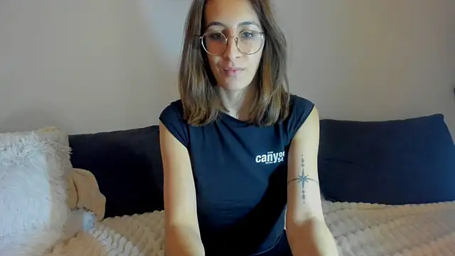 Snapshot of DesireMore90 chatting on 3, 2, 2026 DesireMore90 online show from 3, 2, 2026