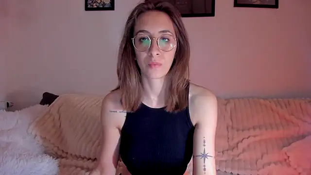 Snapshot of DesireMore90 chatting on 19, 3, 2026 DesireMore90 online show from 19, 3, 2026