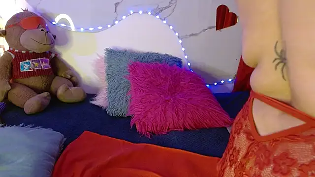 Snapshot of juanitared chatting on 17, 10, 2025 juanitared online show from 17, 10, 2025