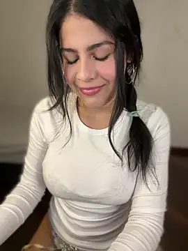 CuteKira7 online show from 3, 5, 2026
