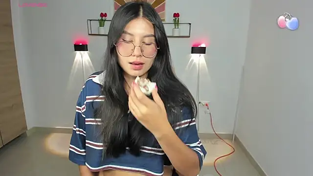 emily villamil online show from 19, 3, 2026