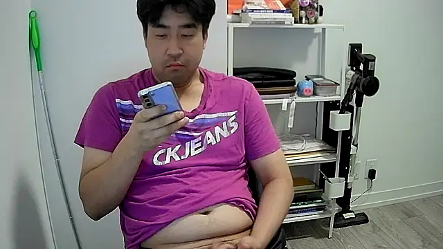 Koreanboy171 online show from 9, 8, 2026