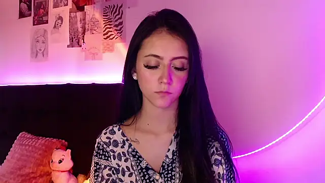 Snapshot of Coralinnee_ chatting on 1, 3, 2025 Coralinnee online show from 1, 3, 2025