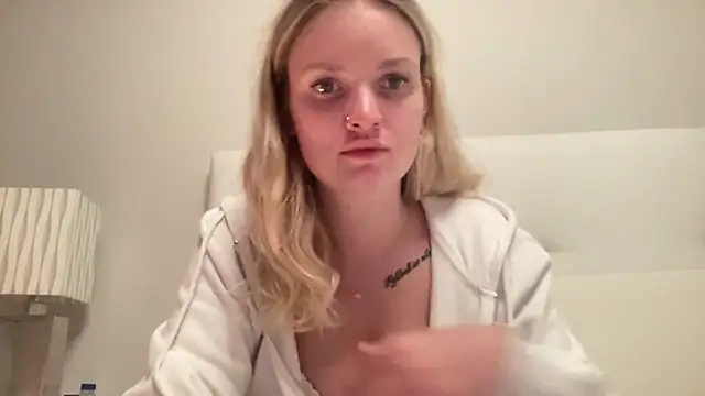 Snapshot of mariemelissah chatting on 23, 12, 2024 mariemelissah online show from 23, 12, 2024